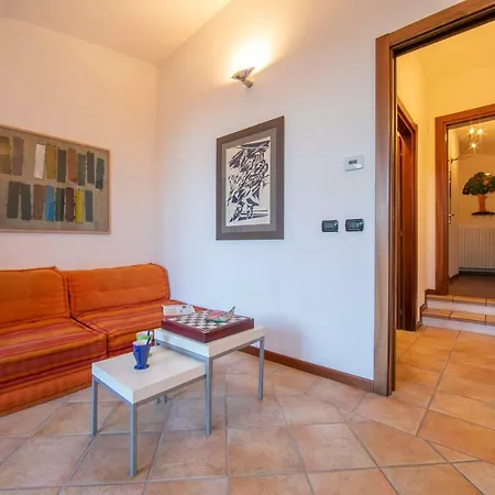 Apartman Sleeps 6 Belgirate