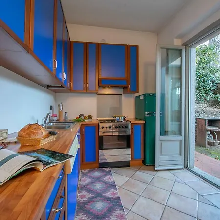 Sleeps 6 Apartman *