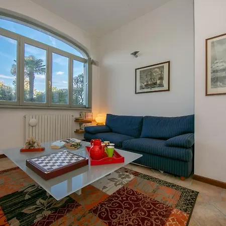 Sleeps 6 *